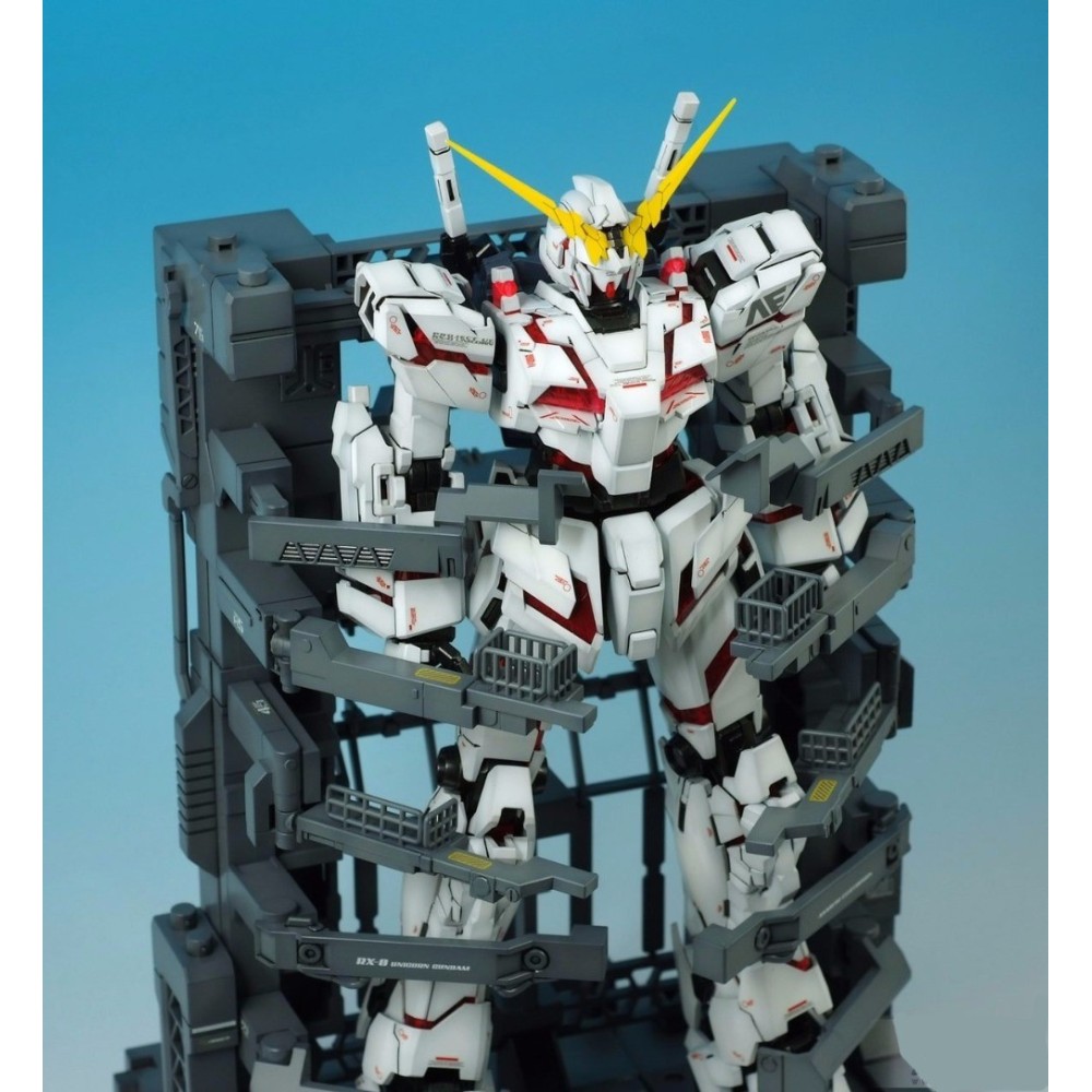 BANDAI MASTER GRADE MG GUNDAM UNICORN RX-0 + MS CAGE 1/100 MODEL KIT