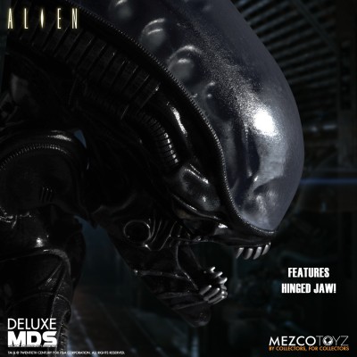 MDS XENOMORPH ALIEN DELUXE ACTION FIGURE MEZCO TOYS