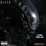 MDS XENOMORPH ALIEN DELUXE ACTION FIGURE MEZCO TOYS