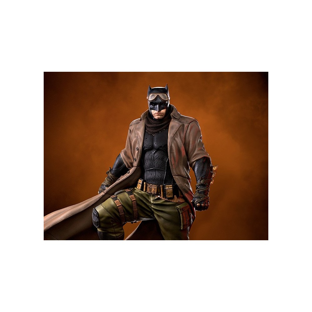 IRON STUDIOS ZACK SNYDER'S JUSTICE LEAGUE KNIGHTMARE BATMAN LEGACY REPLICA 1/4 STATUE FIGURE