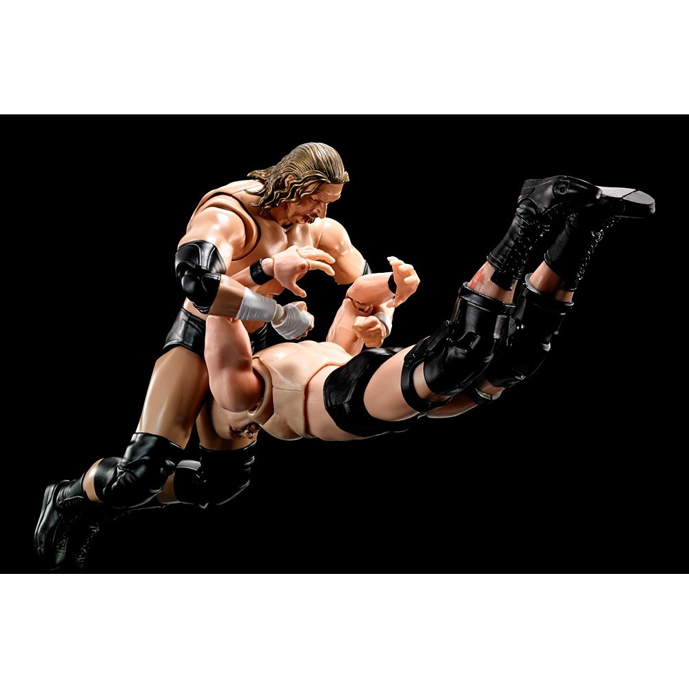 WWE TRIPLE H PAUL MICHAEL LEVESQUE S.H. FIGUARTS ACTION FIGURE BANDAI
