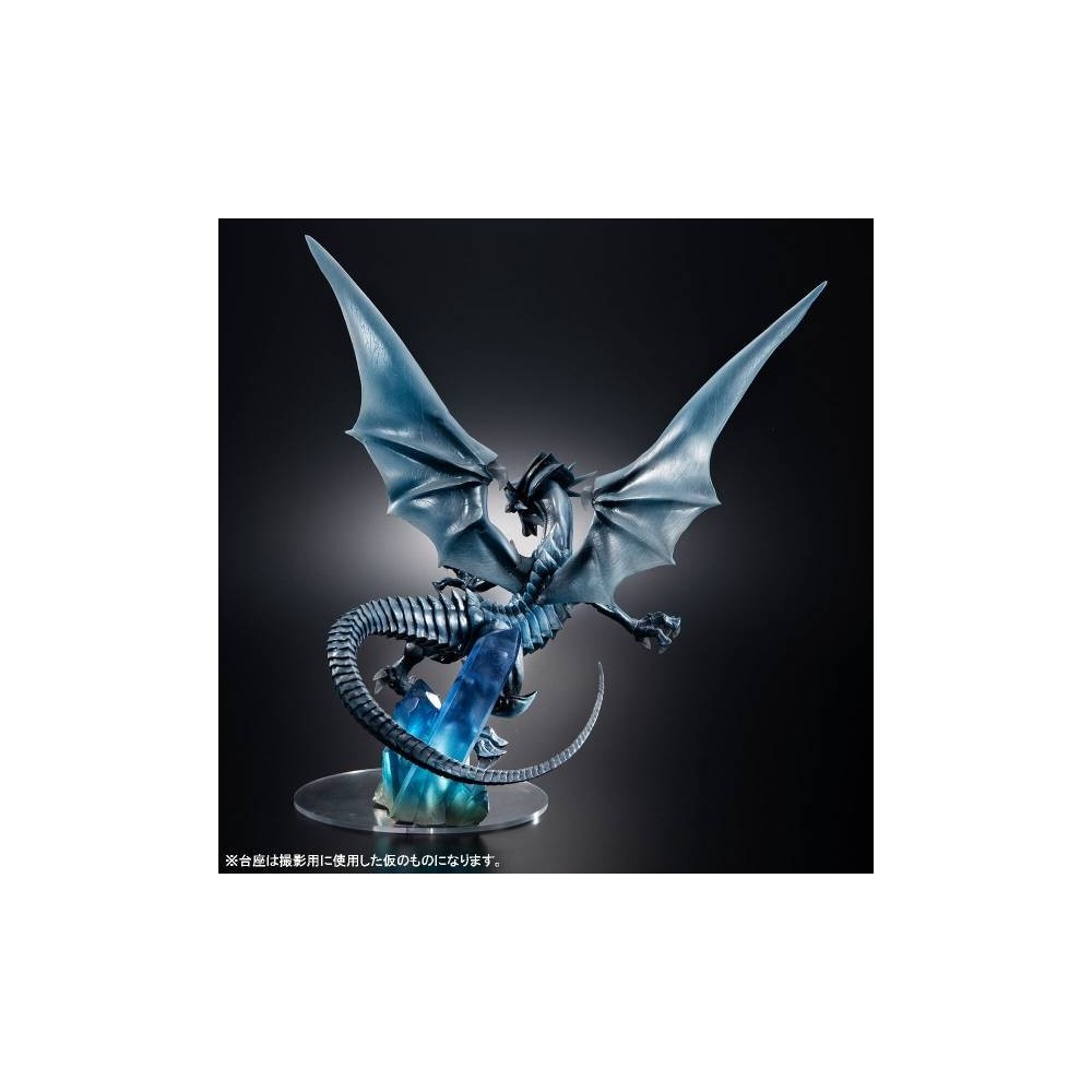 MEGAHOUSE YU-GI-OH! BLUE EYES WHITE DRAGON HOLOGRAPHIC STATUE 28CM FIGURE