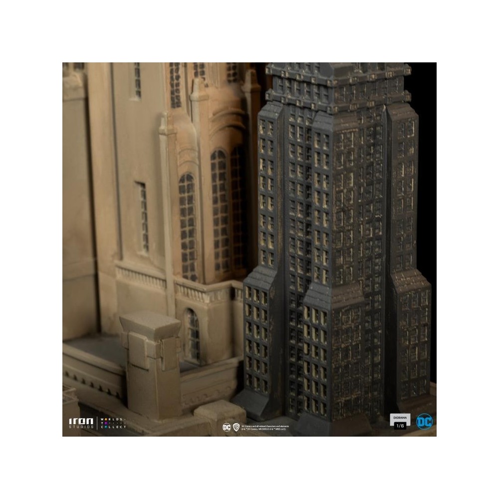 IRON STUDIOS SUPERMAN AND LOIS LANE DIORAMA 1/6 STATUE FIGURE