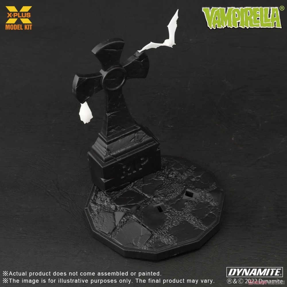 VAMPIRELLA GLOW IN THE DARK 1/8 MODEL KIT FIGURE X-PLUS