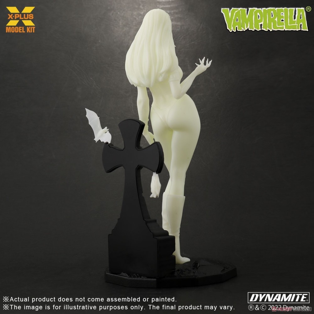 VAMPIRELLA GLOW IN THE DARK 1/8 MODEL KIT FIGURE X-PLUS