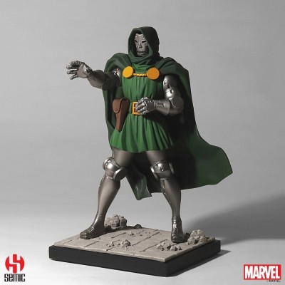 MARVEL LEGACY COLLECTION DR. DOOM STATUA FIGURE SEMIC