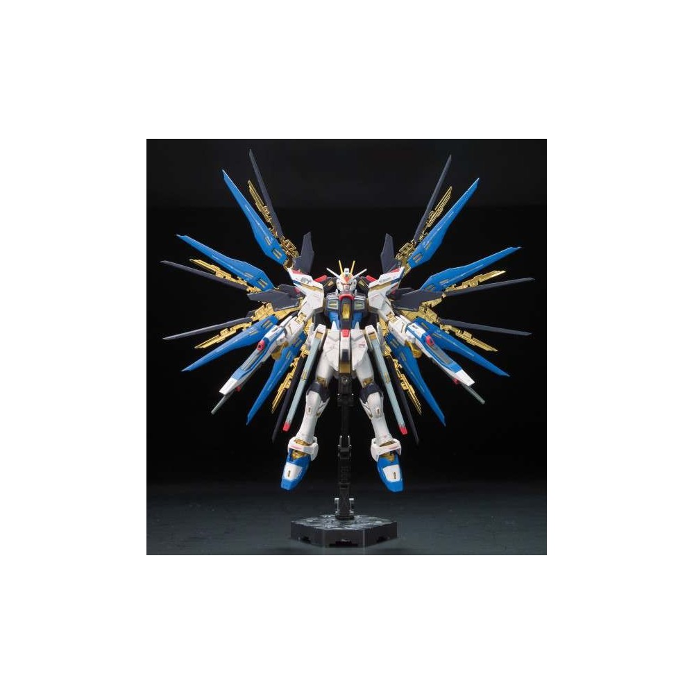 RG REAL GRADE STRIKE FREEDOM GUNDAM 1/144 MODEL KIT ACTION FIGURE BANDAI