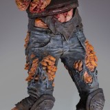 DARK HORSE THE LAST OF US PART II ARMORED CLICKER 22CM STATUE FIGURE