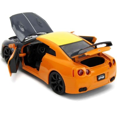 NARUTO SHIPPUDEN 2009 NISSAN GTR WITH NARUTO FIGURE DIE CAST 1/24 MODEL JADA TOYS