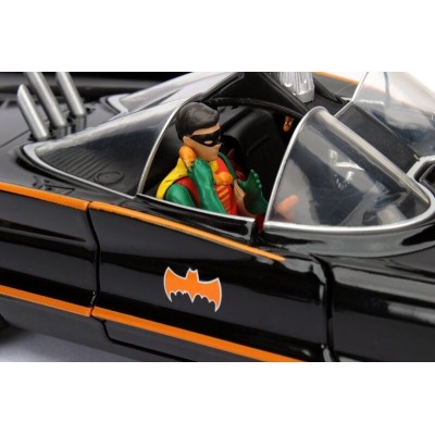 JADA TOYS BATMAN TV SERIES 1966 BATMOBILE DIE CAST 1/24 MODEL + BATMAN
