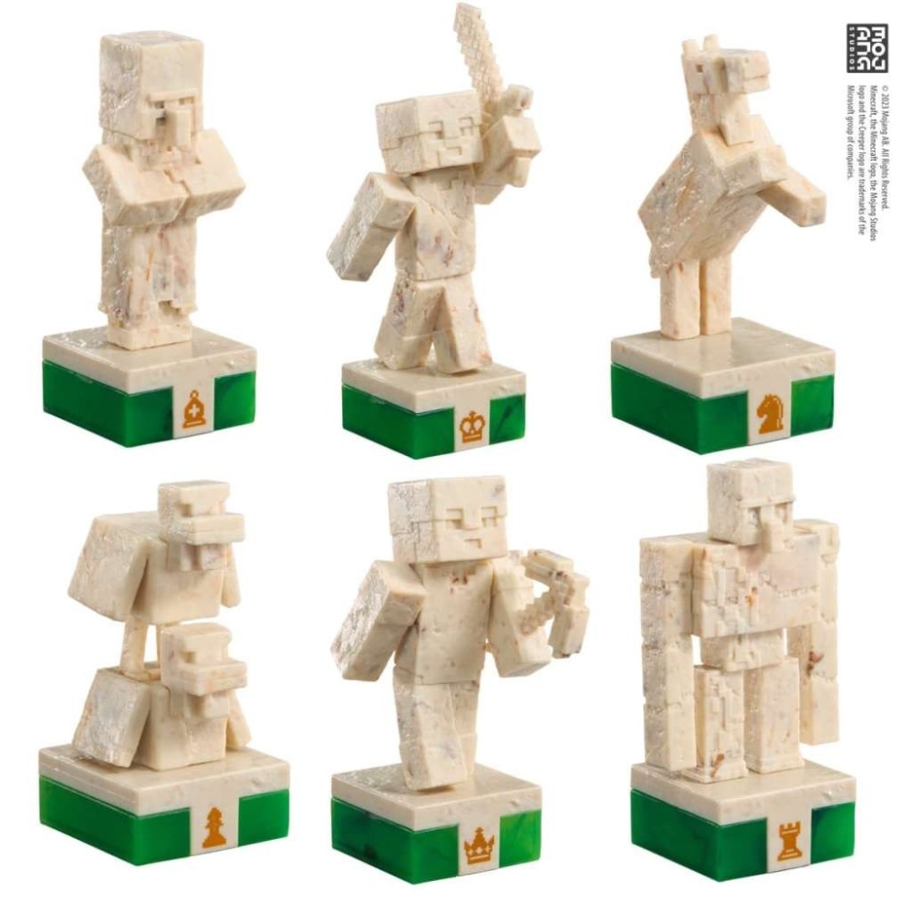 NOBLE COLLECTIONS MINECRAFT OVERWORLD HEROES VS HOSTILE MOBS CHESS SET