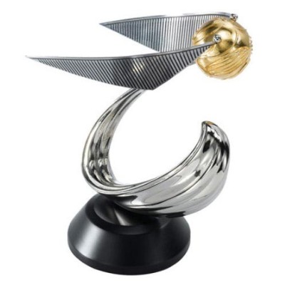 NOBLE COLLECTIONS HARRY POTTER GOLDEN SNITCH METAL REPLICA DIORAMA STATUE
