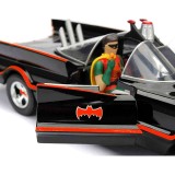 JADA TOYS BATMAN TV SERIES 1966 BATMOBILE DIE CAST 1/24 MODEL WITH BATMAN, ROBIN, JOKER AND PENGUIN