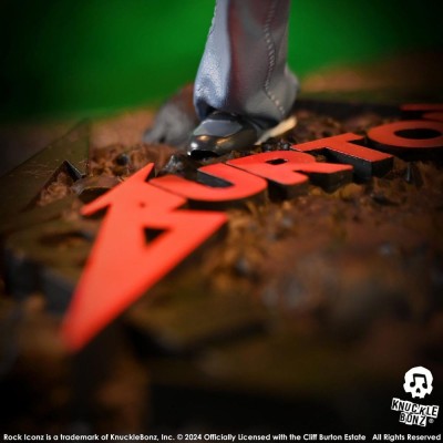 KNUCKLEBONZ METALLICA ROCK ICONZ CLIFF BURTON STATUE FIGURE