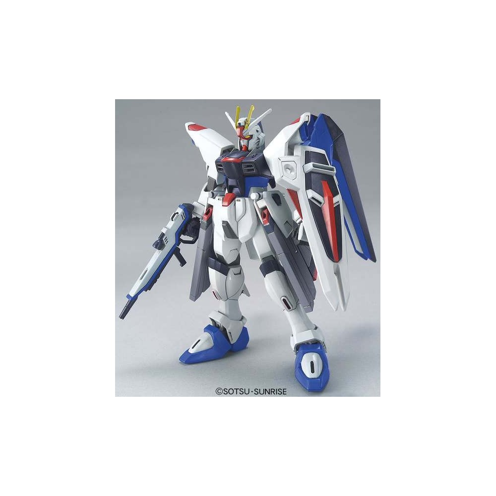 BANDAI HIGH GRADE FREEDOM GUNDAM 1/144 MODEL KIT GUNPLA