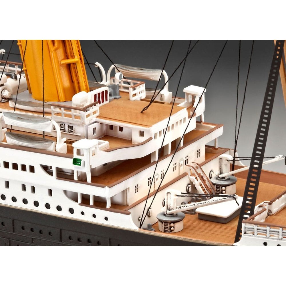 RMS TITANIC 100TH ANNIVERSARY 1/400 MODEL KIT FIGURE REVELL