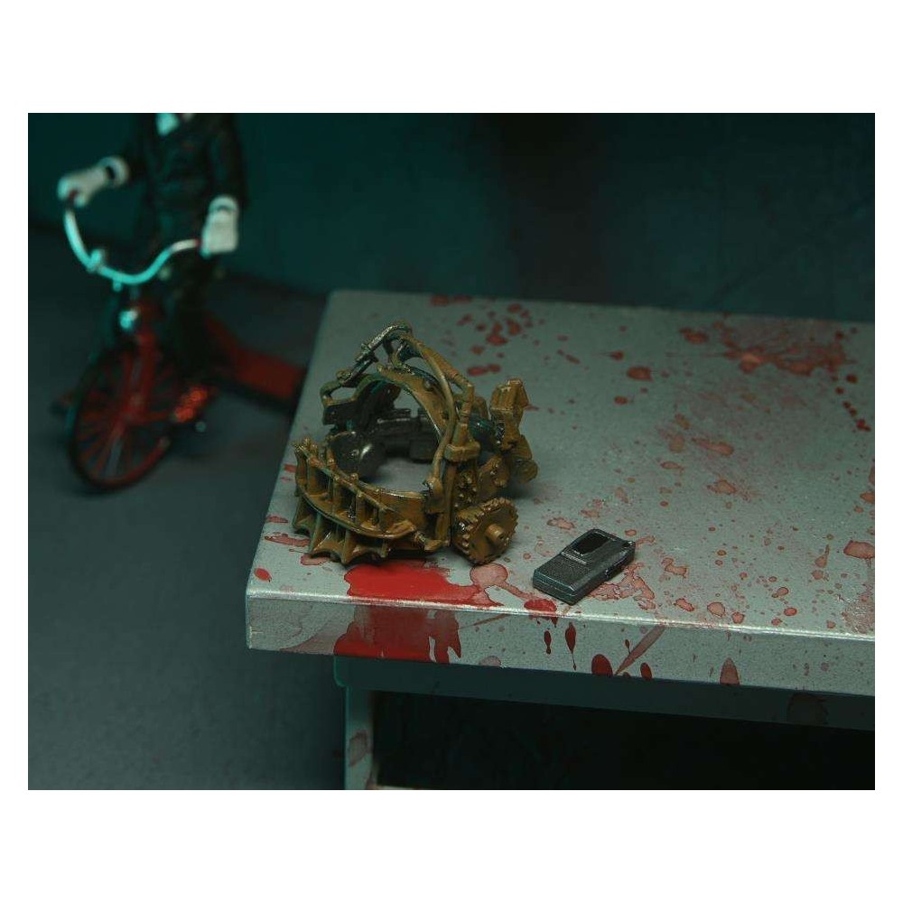 NECA SAW ULTIMATE JIGSAW KILLER ACTION FIGURE