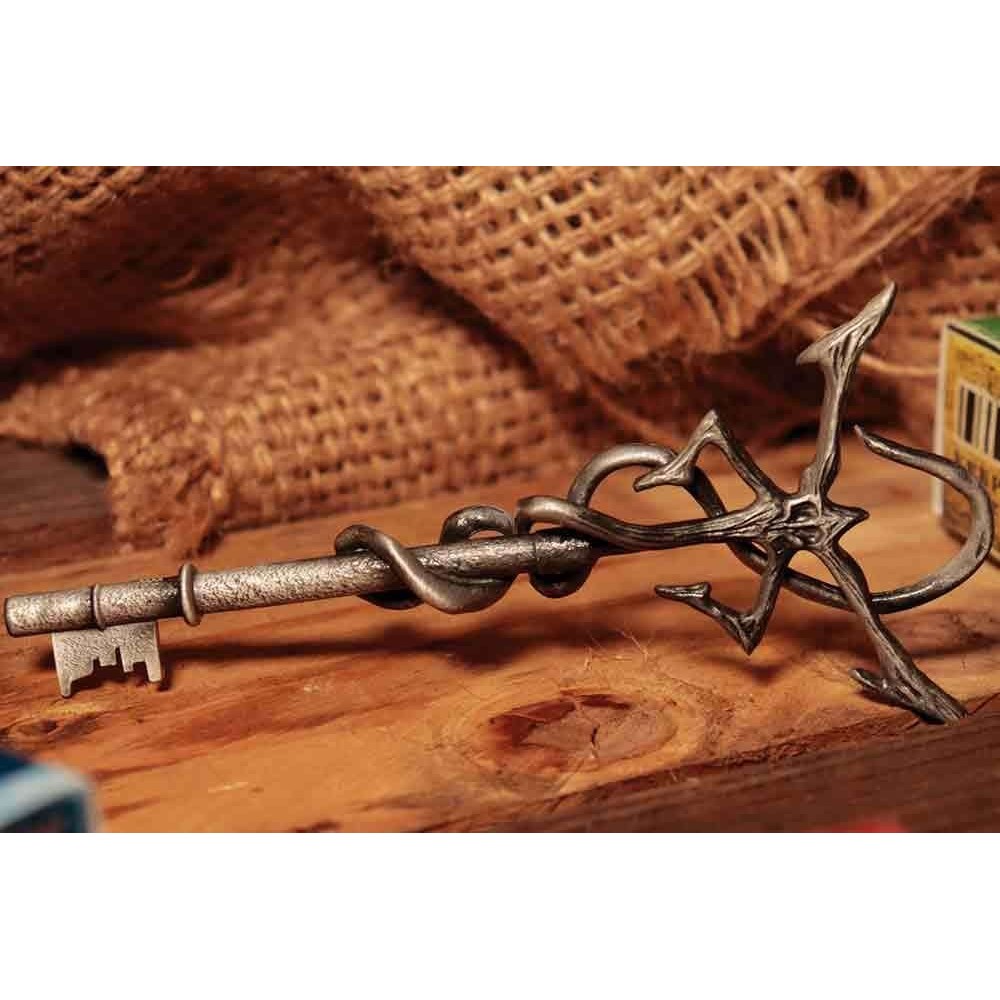 FANATTIK RESIDENT EVIL 4 INSIGNIA KEY METAL REPLICA