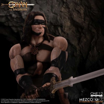 MEZCO TOYS CONAN THE BARBARIAN 1982 WAR PAINT EDITION VERSION ONE:12 16CM ACTION FIGURE
