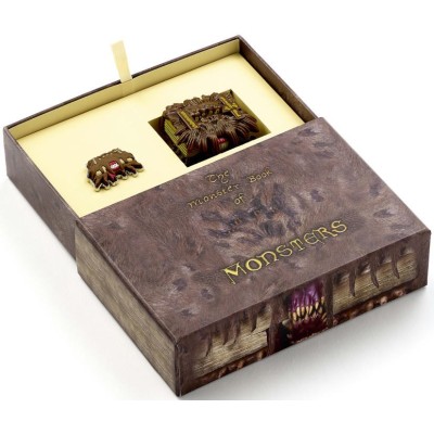 HARRY POTTER MONSTER BOOK GIFT BOX CON PORTACHIAVI E SPILLA CARAT