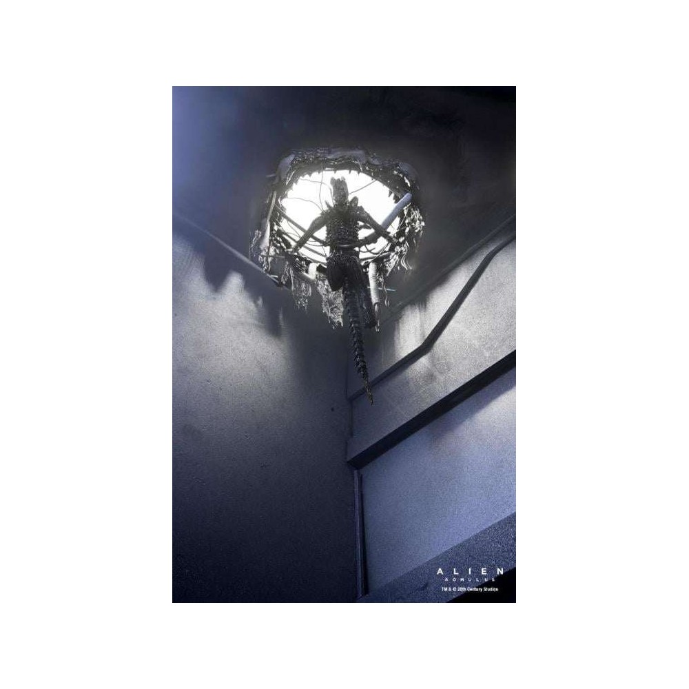 ALIEN ROMULUS XENOMORPH XX121 DELUXE SUSPENDED LAB ACTION FIGURE NECA