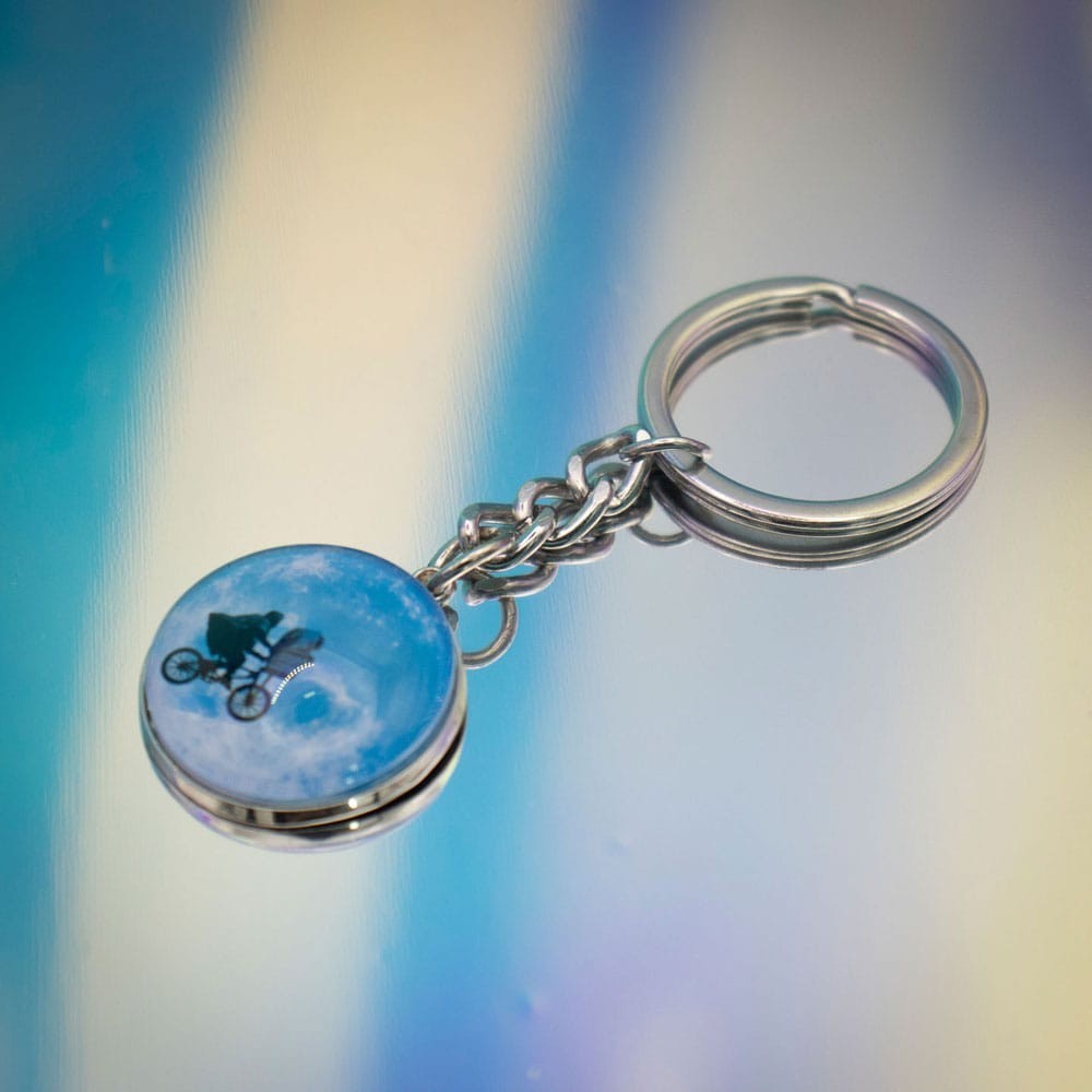 FANATTIK E.T. THE EXTRATERRESTRIAL MOON METAL AND RESIN KEYCHAIN