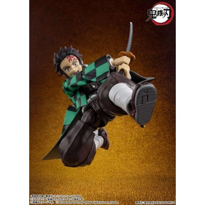 BANDAI DEMON SLAYER TANJIRO KAMADO FINAL BATTLE IN THE INFINITY CASTLE VERSION S.H. FIGUARTS PVC ACTION FIGURE
