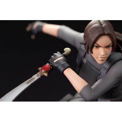 DARK HORSE TOMB RAIDER THE LEGEND OF LARA CROFT STATUE PVC 19CM FIGURE