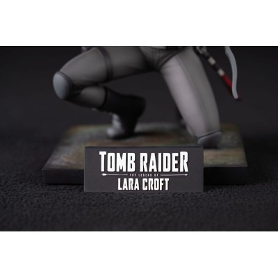 DARK HORSE TOMB RAIDER THE LEGEND OF LARA CROFT STATUE PVC 19CM FIGURE