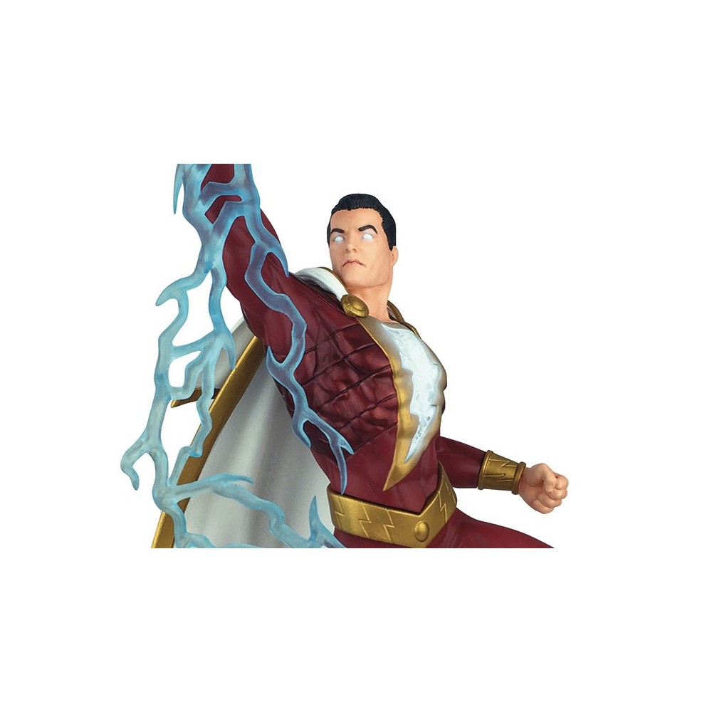DC GALLERY - SHAZAM COMICS FIGURE 25 CM STATUE DIAMOND SELECT