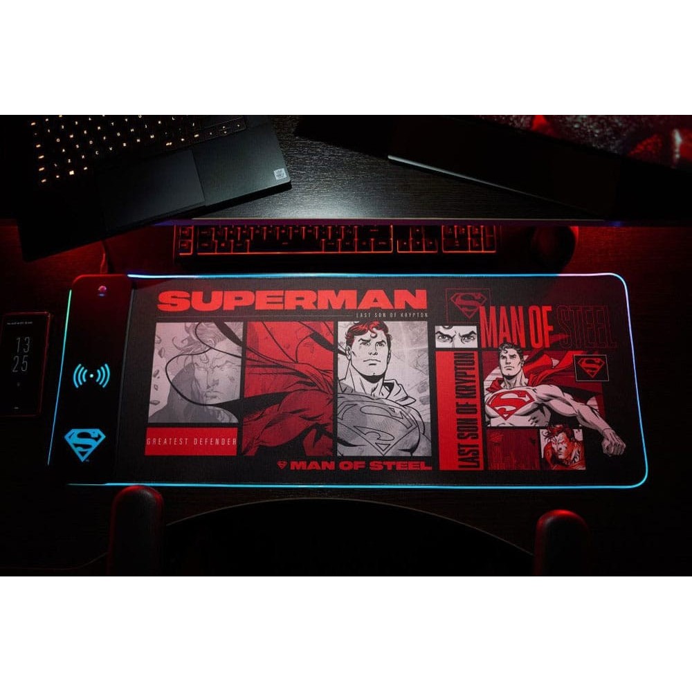 NUMSKULL DC COMICS SUPERMAN LED MOUSEPAD WITH MOBILE CHARGER