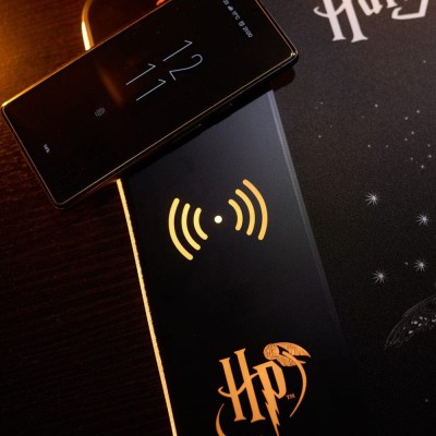 NUMSKULL HARRY POTTER LED MOUSEPAD WITH MOBILE CHARGER