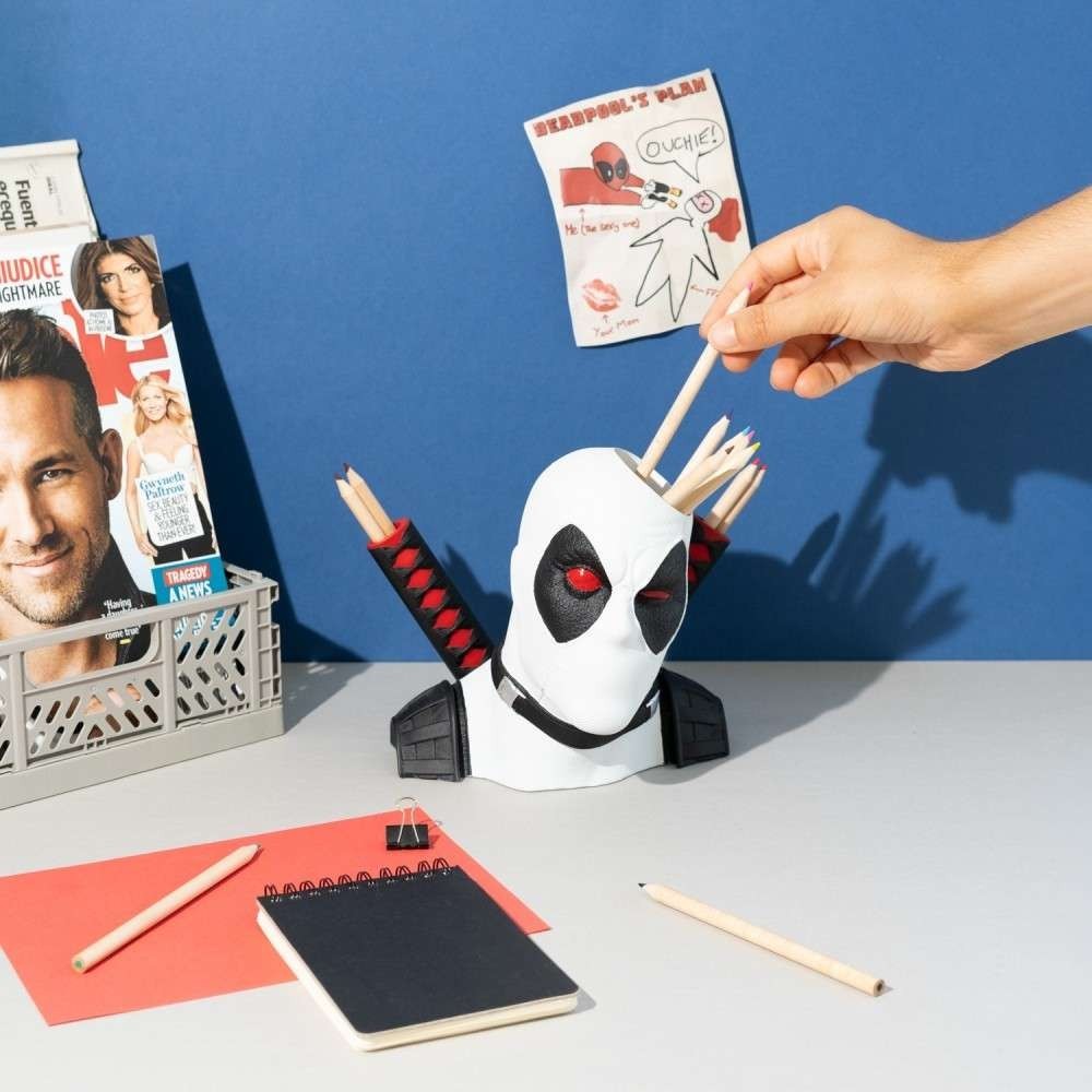 GRUPO ERIK MARVEL DEADOOL X-FORCE RESIN PEN HOLDER