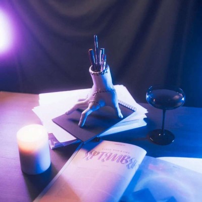 MERCOLEDI WEDNESDAY MANO PEN HOLDER SET PORTAPENNE GRUPO ERIK