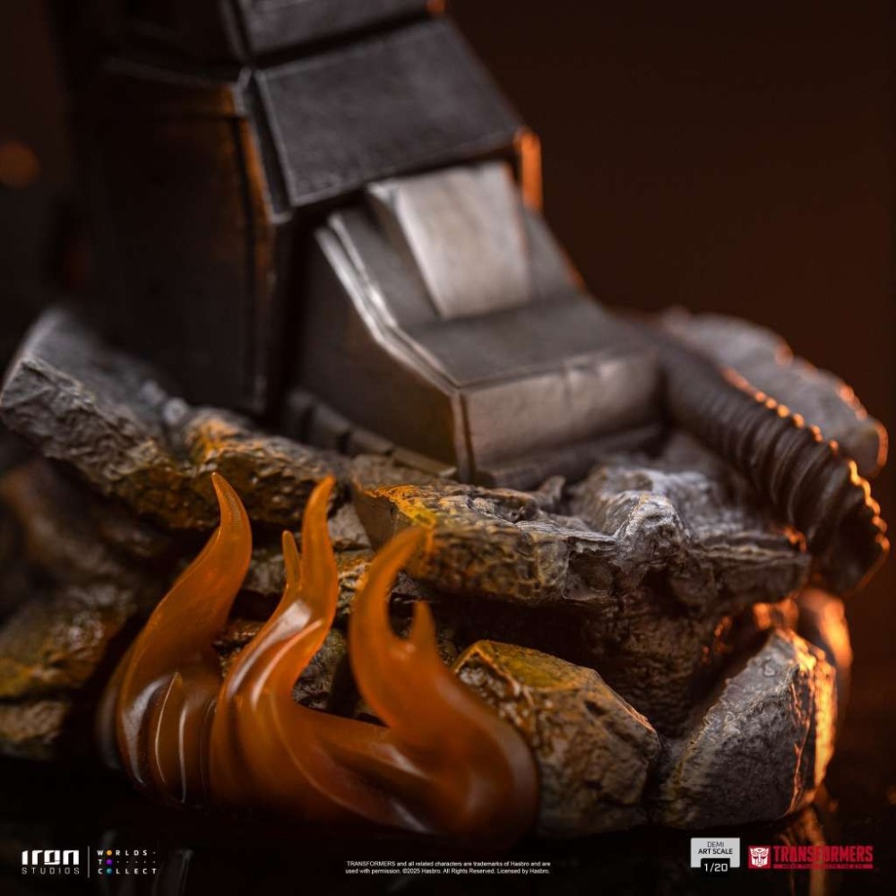 IRON STUDIOS TRANSFORMERS MEGATRON DEMI ART SCALE 1/20 STATUE RESIN FIGURE