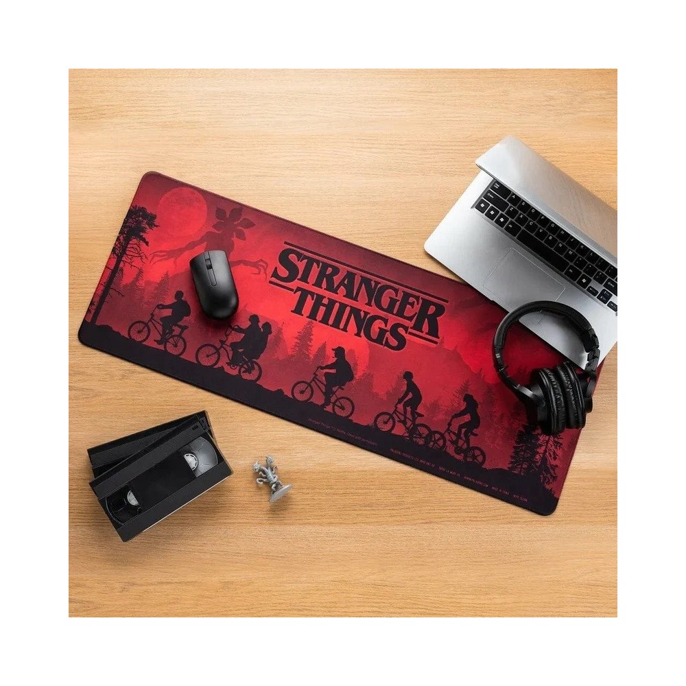 STRANGER THINGS LOGO XL DESK MAT TAPPETINO DA GIOCO PALADONE PRODUCTS