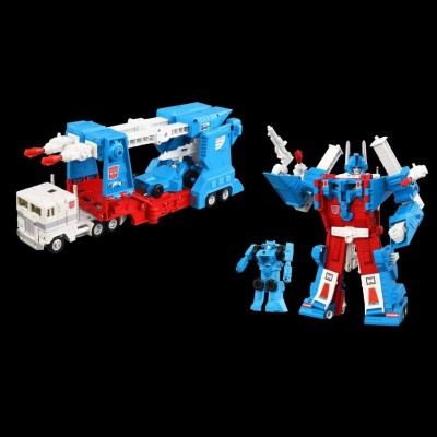 HASBRO TRANSFORMERS TAKARA TOMY ULTRA MAGNUS PVC ACTION FIGURE