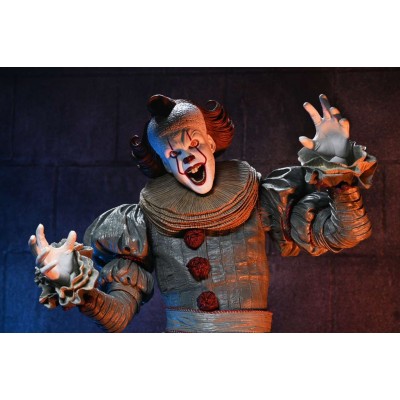 NECA IT WELCOME TO DERRY PENNYWISE 1/4 PVC ACTION FIGURE