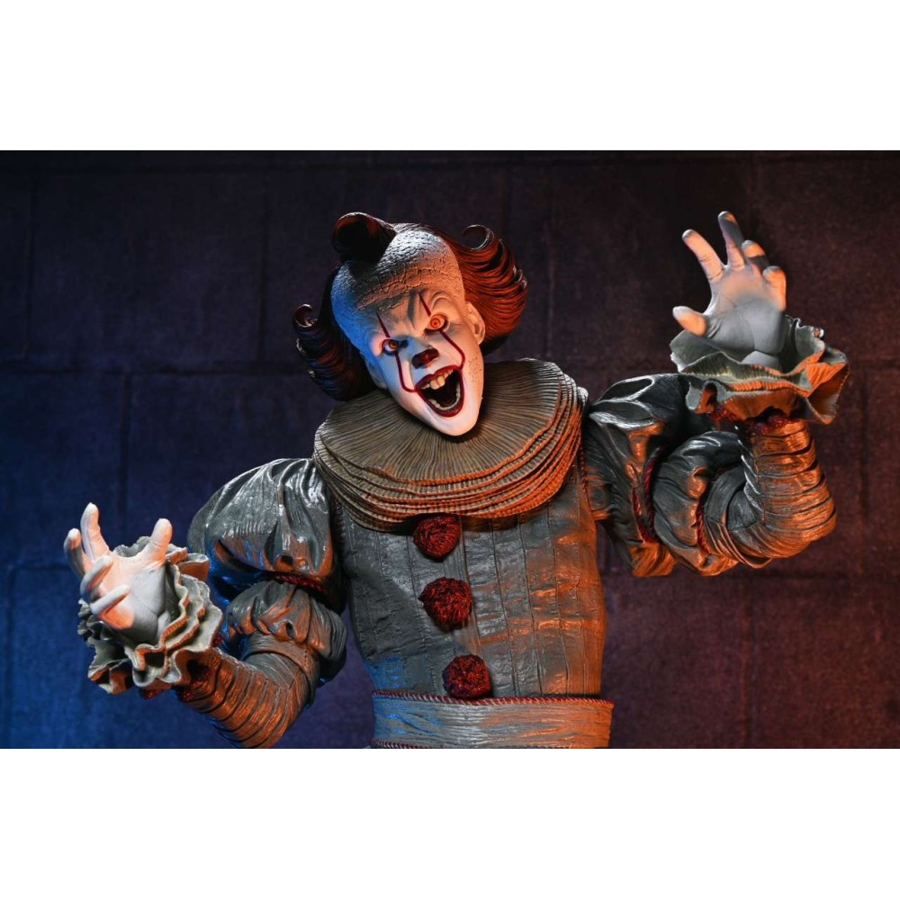 IT WELCOME TO DERRY PENNYWISE 1/4 SCALE ACTION FIGURE NECA