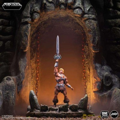 MASTERS OF THE UNIVERSE HE-MAN ACTION FIGURE MONDO