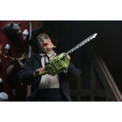 THE TEXAS CHAINSAW MASSACRE LEATHERFACE PRETTY WOMAN ACTION FIGURE NECA