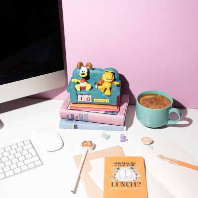 GRUPO ERIK GARFIELD PERPETUAL CALENDAR FIGURE