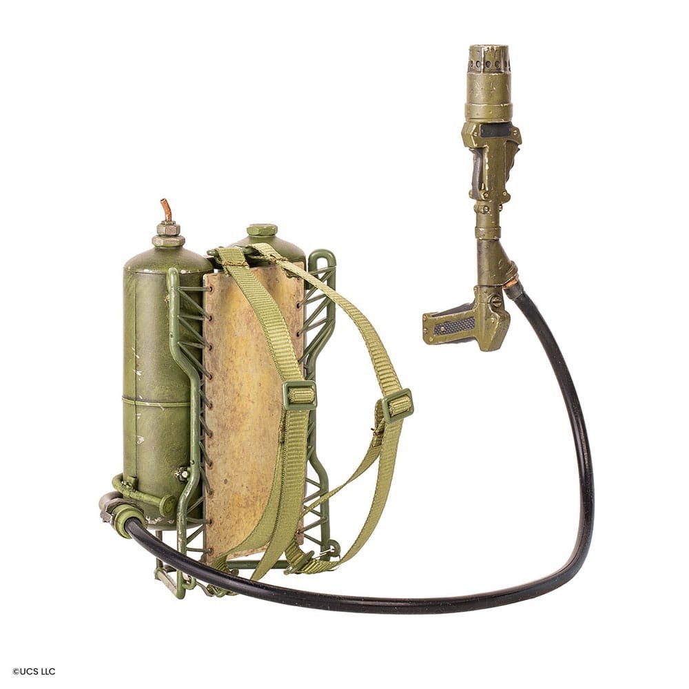 THE THING 1982 MACREADY 30CM ACTION FIGURE MONDO