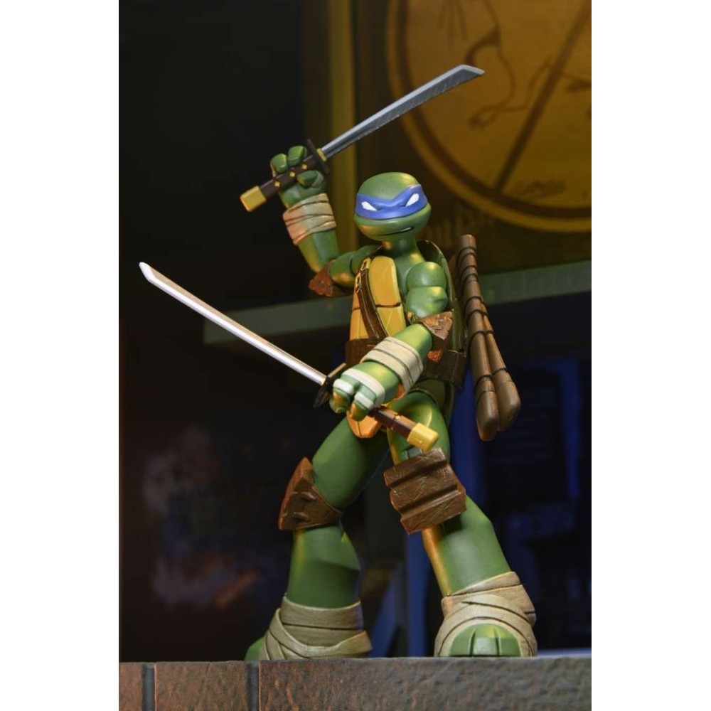 TEENAGE MUTANT NINJA TURTLES 2012 LEONARDO ACTION FIGURE NECA