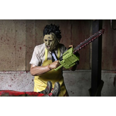 THE TEXAS CHAINSAW MASSACRE LEATHERFACE CLOTHED ACTION FIGURE NECA