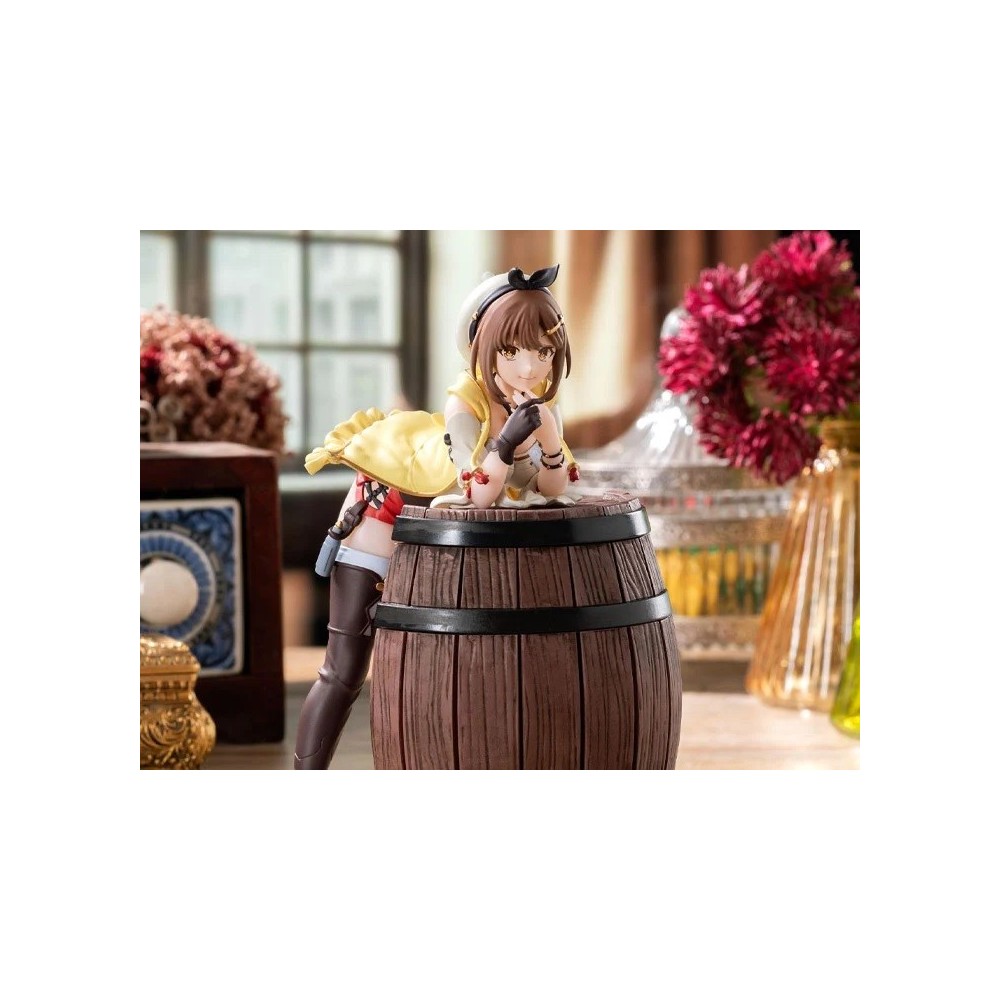 SEGA GOODS copy of ATELIER RYZA REISALIN STOUT PM PERCHING FIGURE STATUE