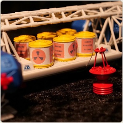 SIXTEEN 12 SPACE SPAZIO 1999 - RETRO VERSION EAGLE 30CM REPLICA FIGURE