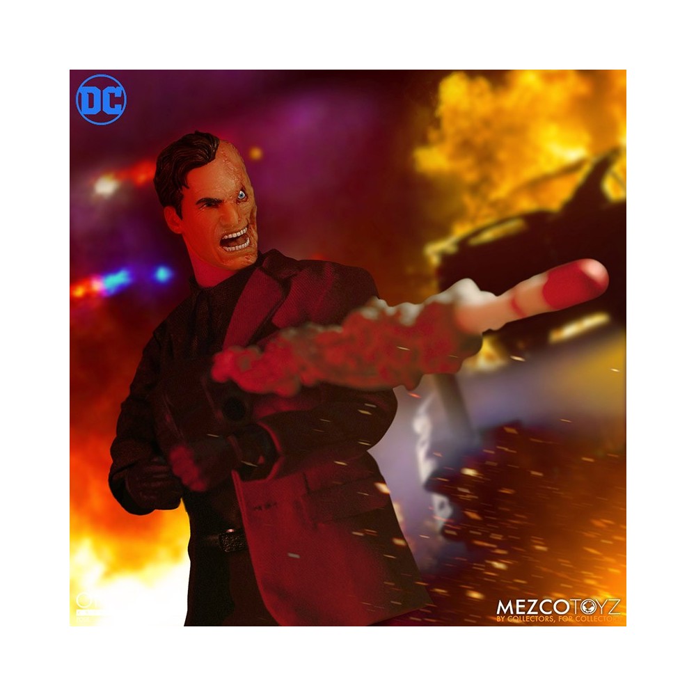 MEZCO TOYS BATMAN - TWO FACE ONE:12 COLLECTIVE ACTION FIGURE
