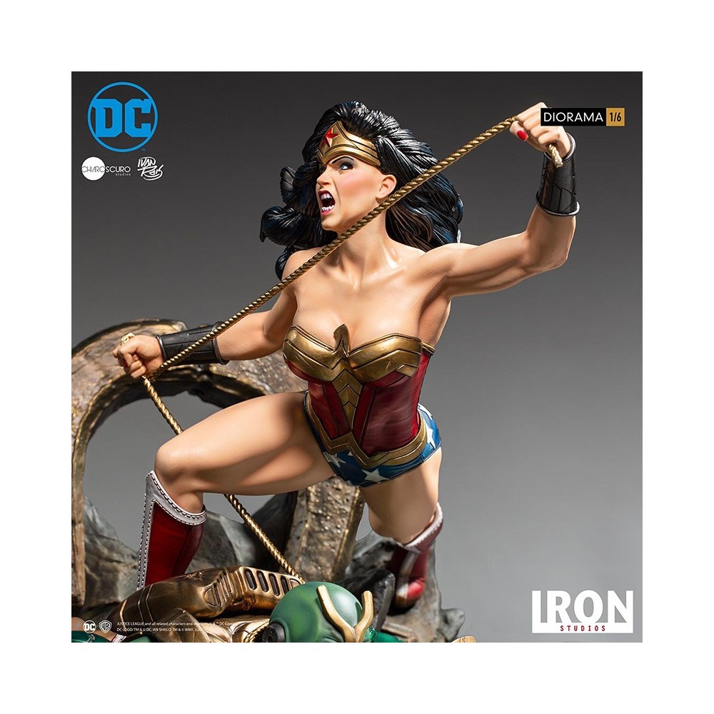 WONDER WOMAN VS DARKSEID 1/6 DIORAMA 47 CM STATUE FIGURE IRON STUDIOS