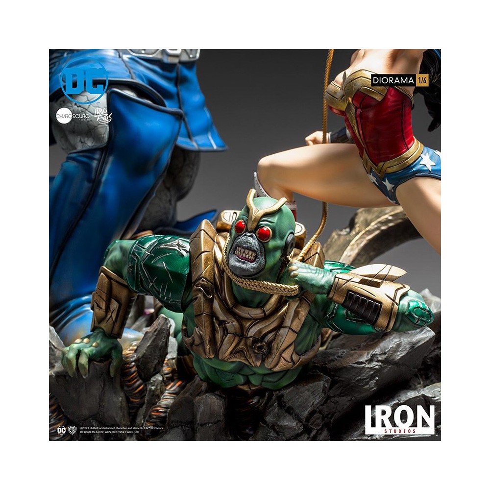 WONDER WOMAN VS DARKSEID 1/6 DIORAMA 47 CM STATUE FIGURE IRON STUDIOS
